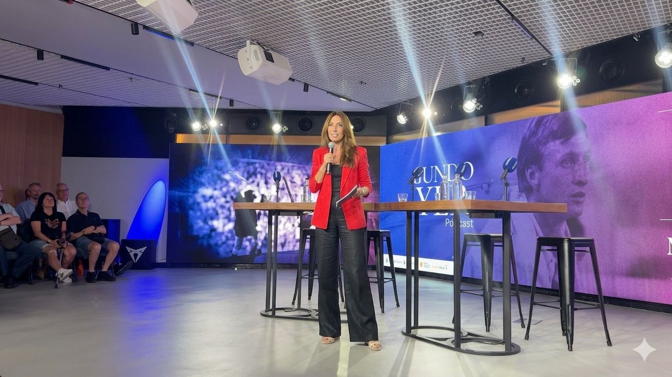 Eva Niñerola hablando en directo en un evento de La Vanguardia Pódcast